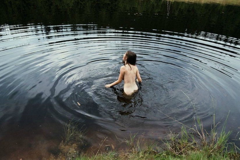 La vida nómada de los Ravers de la década de 1990 en la lente de Tom Hunter