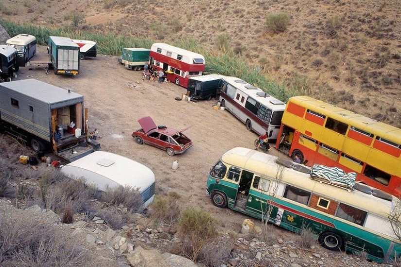 La vida nómada de los Ravers de la década de 1990 en la lente de Tom Hunter