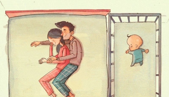 Lack of sleep, chaos, and crying: the artist showed the contrast between the expectation and reality of parenting