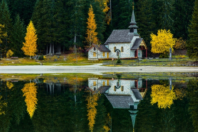 Landscapes reflected in water Landscapes reflected in water