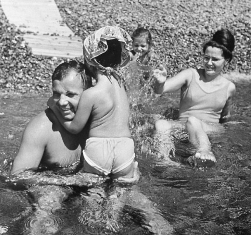 Las estrellas de nuestra infancia en el círculo familiar. Fotos de casa archivos