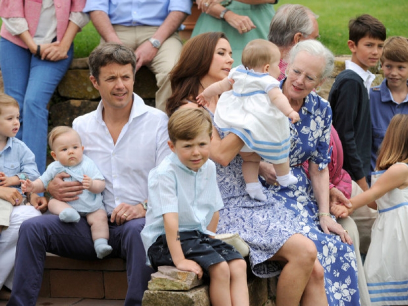 Las fotos más conmovedoras de los abuelos reales con sus nietos Las fotos más conmovedoras de los abuelos reales con sus nietos