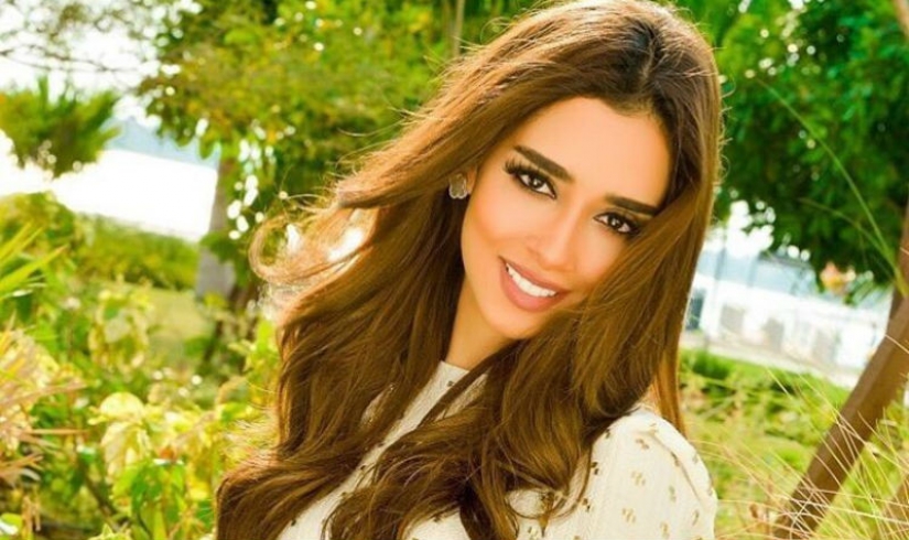 "Le pedí a amigos de diferentes países que enviaran una foto de la chica más hermosa" "Le pedí a amigos de diferentes países que enviaran una foto de la chica más hermosa"