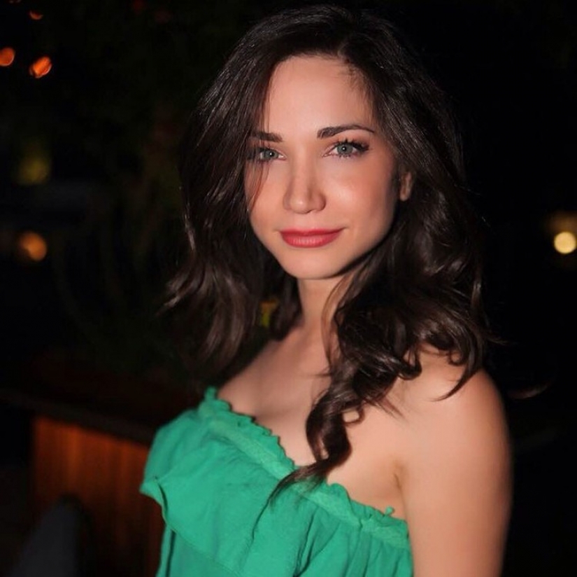 "Le pedí a amigos de diferentes países que enviaran una foto de la chica más hermosa" "Le pedí a amigos de diferentes países que enviaran una foto de la chica más hermosa"