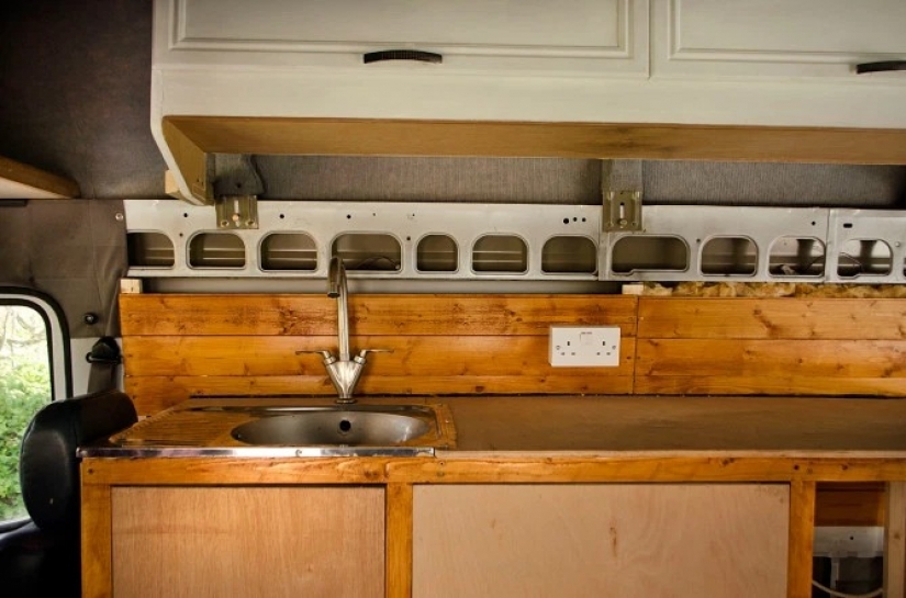 Life on wheels: a couple from Cornwall turned a cheap minivan into a cozy home and travels around the world in it