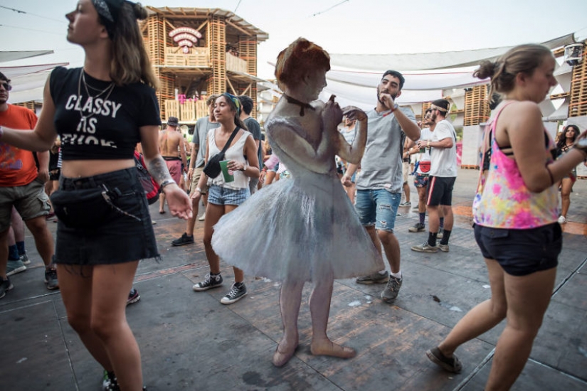 Like the Mona Lisa used to hang on the "European Burning Man"