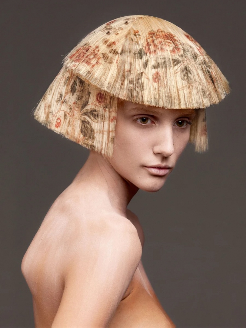 Looks like digital print hair stylist hairstyles decorated with Baroque patterns Looks like digital print hair stylist hairstyles decorated with Baroque patterns