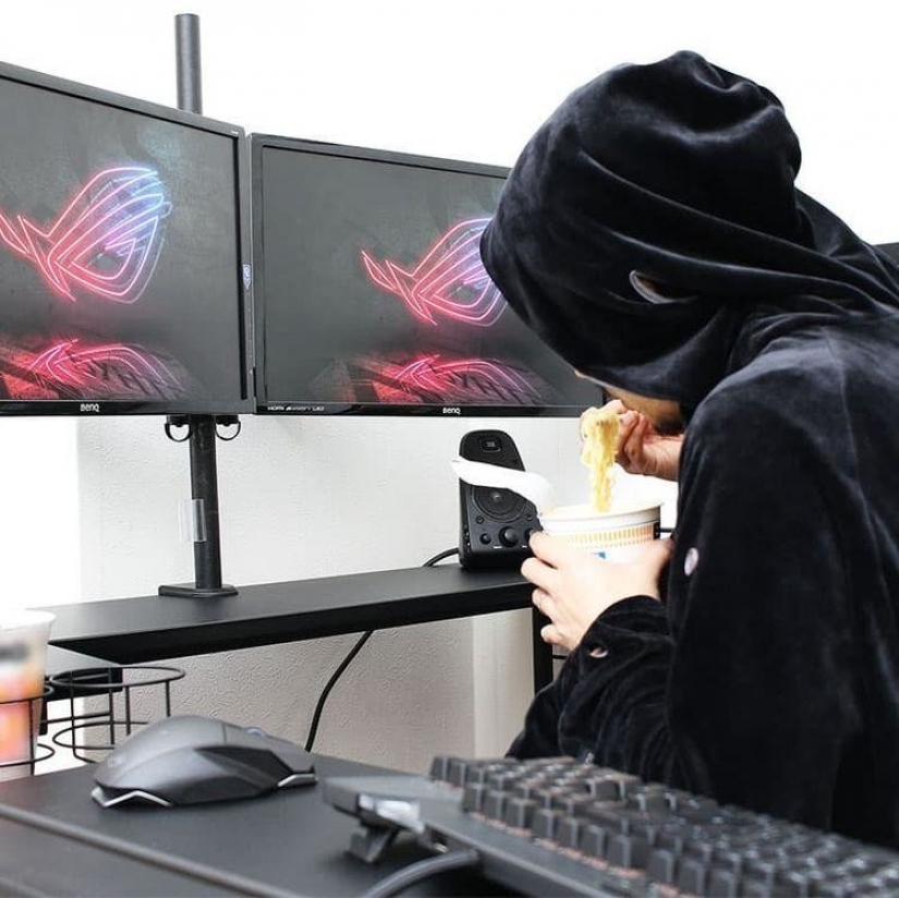 Looks like the perfect bed for the true gamers from the Japanese company Looks like the perfect bed for the true gamers from the Japanese company