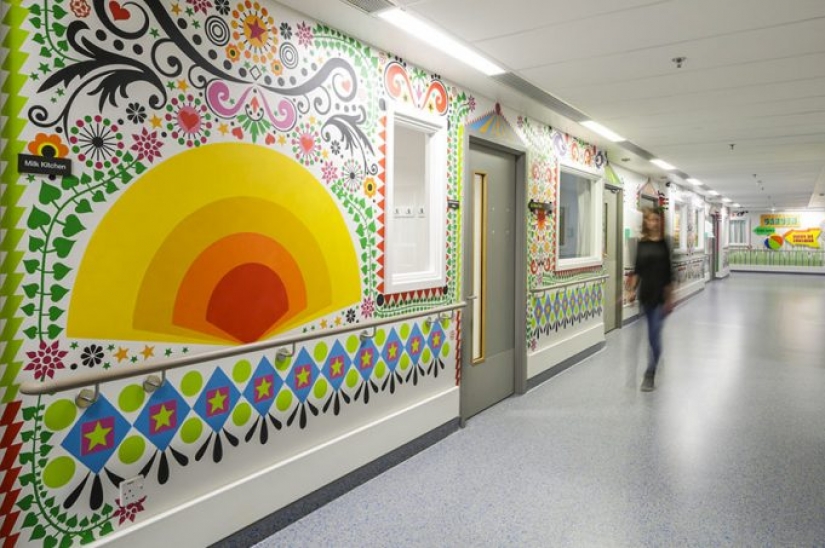 Los artistas han convertido el hospital infantil de Londres en un lugar colorido