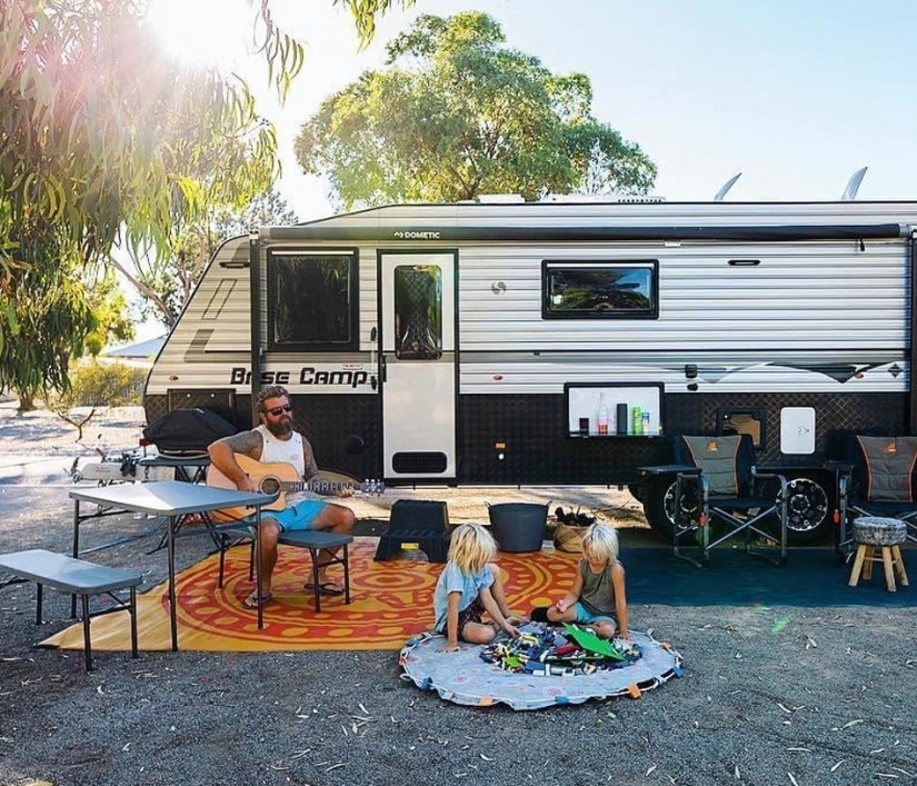 Los cónyuges de Australia no llevan a sus hijos a la escuela, creyendo que la educación natural es mucho más útil