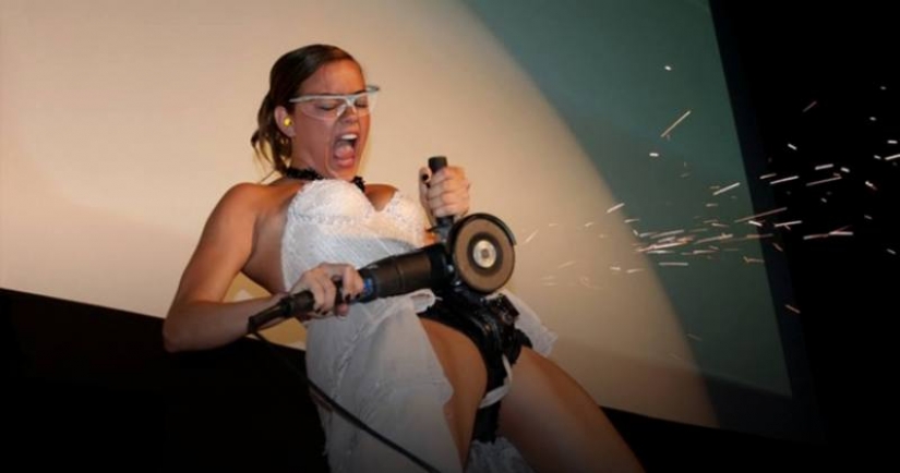 Los Hackers han aprendido a bloquear electrónica cinturón de castidad y exigió un rescate Los Hackers han aprendido a bloquear electrónica cinturón de castidad y exigió un rescate