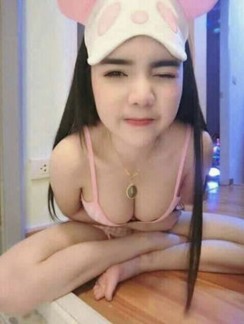 Los hombres están locos por el cuerpo de esta chica, pero tienen miedo de mirar su cara Los hombres están locos por el cuerpo de esta chica, pero tienen miedo de mirar su cara