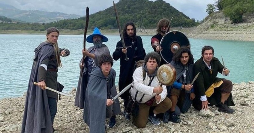 Los jugadores de rol italianos fueron al Vesubio para dejar caer el "Anillo de Omnipotencia" en la boca Los jugadores de rol italianos fueron al Vesubio para dejar caer el "Anillo de Omnipotencia" en la boca