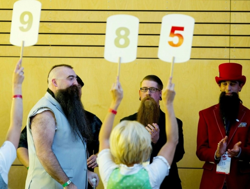 Los mas bigotudos y barbudos