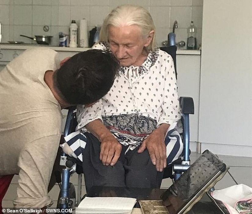 Loving son organizó un viaje alrededor del mundo para una madre con enfermedad de Alzheimer Loving son organizó un viaje alrededor del mundo para una madre con enfermedad de Alzheimer