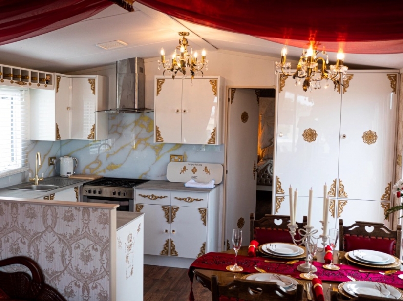 Lujo sobre ruedas: en Inglaterra se puede pasar una noche inolvidable en el Royal van con un baño de oro