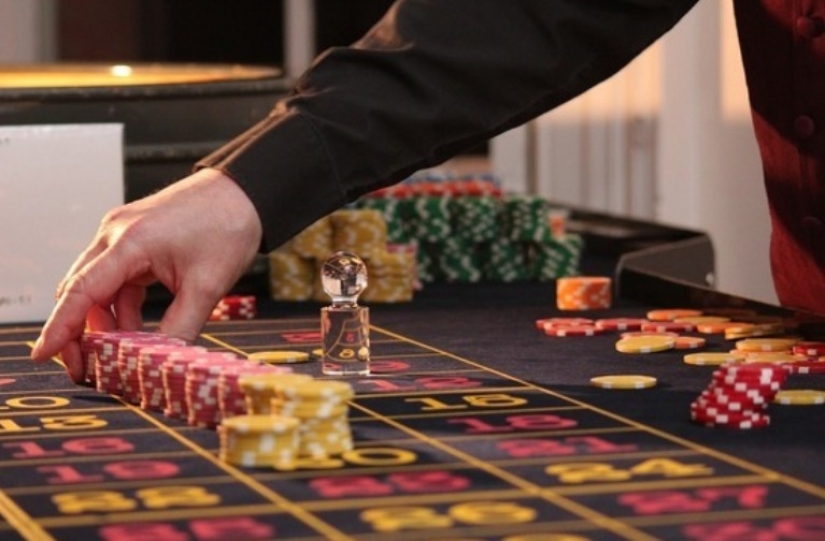 Lujuria y adicción al juego: Ancianos italianos demandan a Pfizer por efectos secundarios inusuales