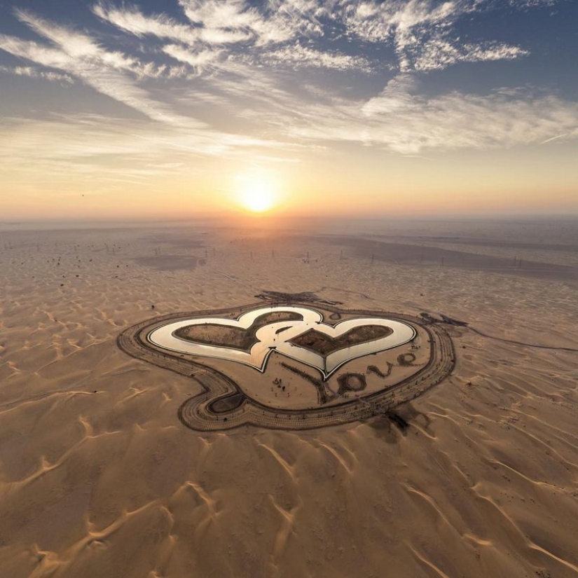 Man-made marvel in Dubai desert: the Lake of Love Man-made marvel in Dubai desert: the Lake of Love
