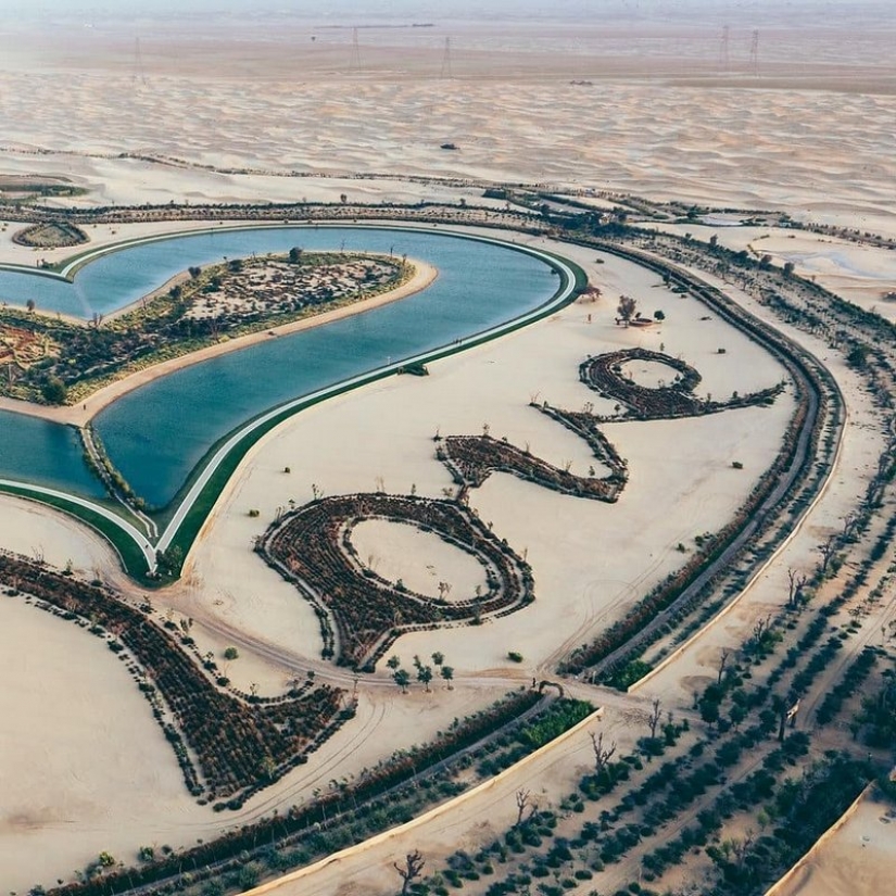 Man-made marvel in Dubai desert: the Lake of Love Man-made marvel in Dubai desert: the Lake of Love