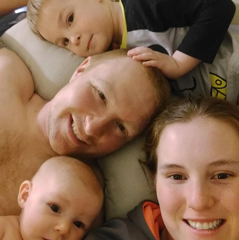 Marido manda a la esposa de fotos de la que derrite a todas las mujeres. Y esto no es 18+ Marido manda a la esposa de fotos de la que derrite a todas las mujeres. Y esto no es 18+