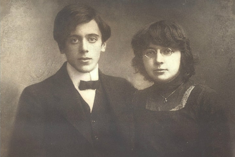 Marina Tsvetaeva's great love: 5 beloved poetesses who changed her life Marina Tsvetaeva's great love: 5 beloved poetesses who changed her life