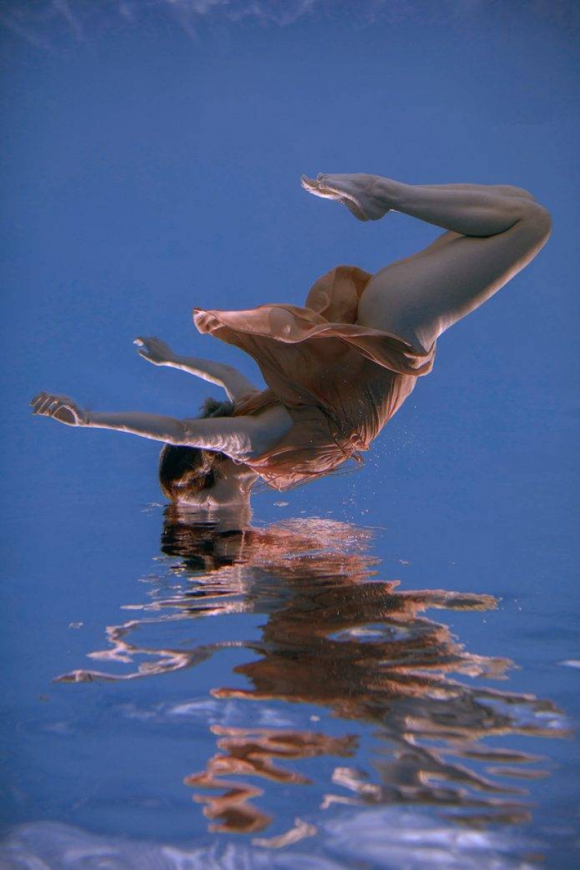 Martha Sirko's Sensual underwater photography