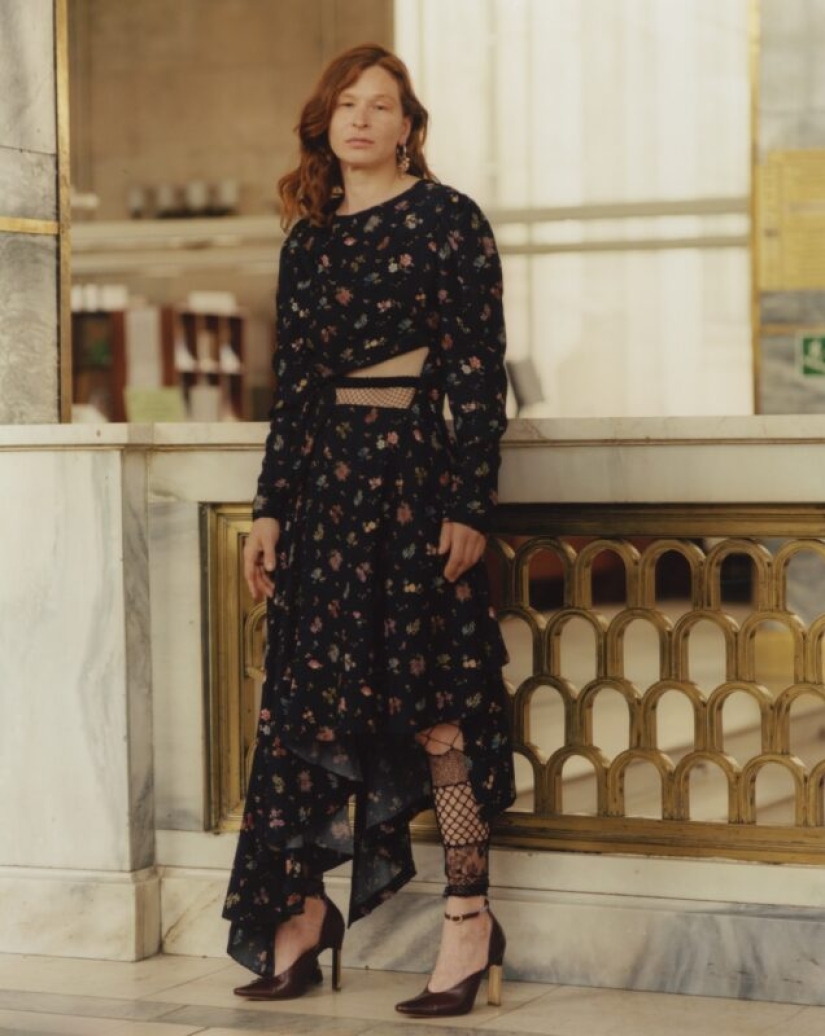 "Me considero un monstruo": una modelo inusual Nadia Lertulo, que trabaja en una obra de construcción