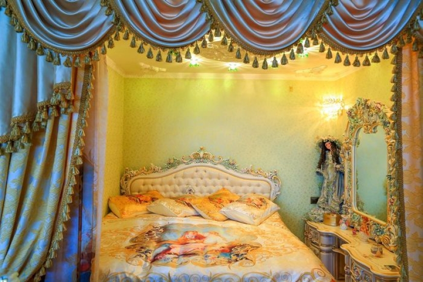 Microdoor en la carretera de los entusiastas: Moscovita diseñó su un dormitorio en el estilo barroco