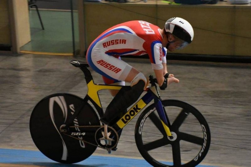 Mikhail Astashov: the path from a food deliverer to a Paralympic champion