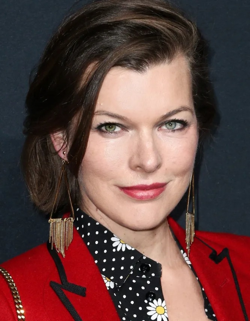 Mila Jovovich and 9 other celebrities with multicolored eyes Mila Jovovich and 9 other celebrities with multicolored eyes