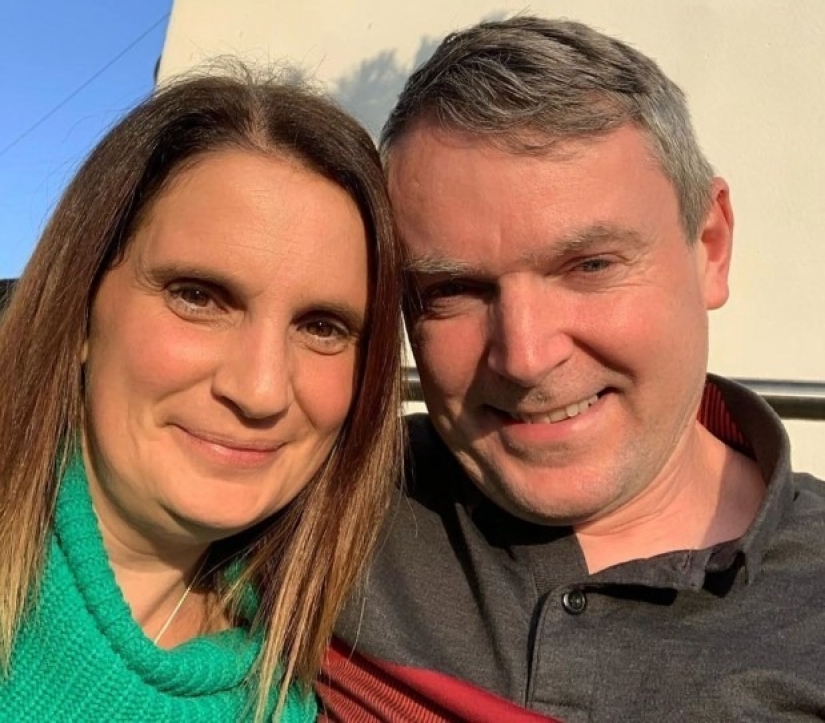 Millionaires with many children: the posh life of Britain's largest family