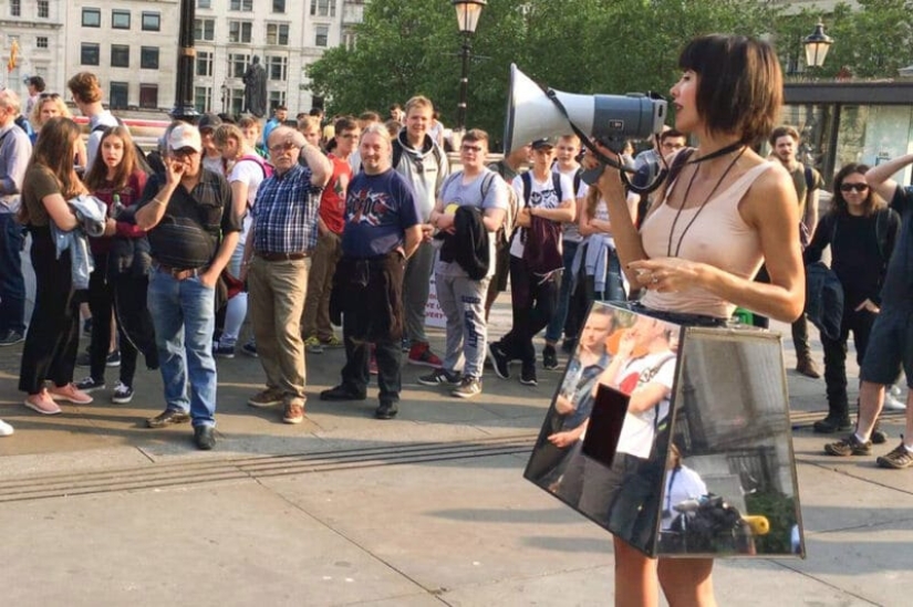 Milo Moiret: Convertir el exhibicionismo en arte y viceversa Milo Moiret: Convertir el exhibicionismo en arte y viceversa