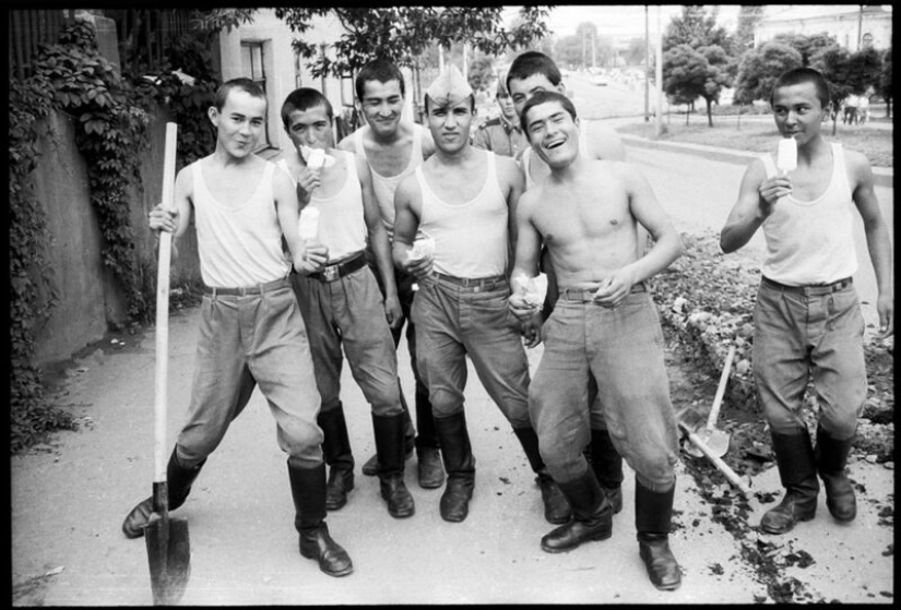 Misha Pedan and the best pictures from his photo album "The End of a beautiful era" Misha Pedan and the best pictures from his photo album "The End of a beautiful era"