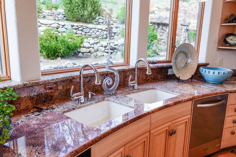 Modest at first glance, the house in Oregon looks like a wizard's palace inside