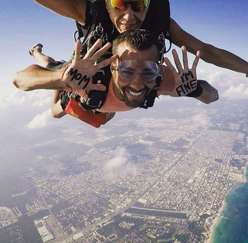 Mom, I'm okay - the guy gave up everything to travel the world, but does not forget about his mom Mom, I'm okay - the guy gave up everything to travel the world, but does not forget about his mom