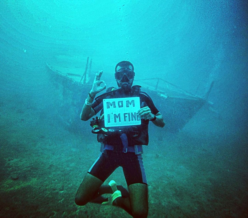 Mom, I'm okay - the guy gave up everything to travel the world, but does not forget about his mom Mom, I'm okay - the guy gave up everything to travel the world, but does not forget about his mom