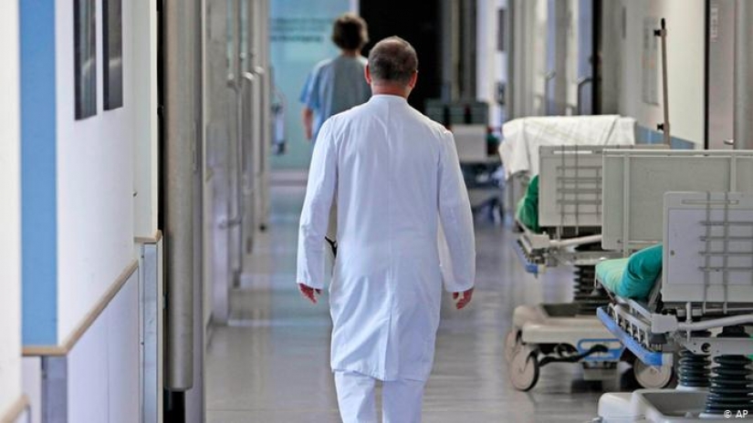 Mortal trata, o prefieren permanecer en silencio productores