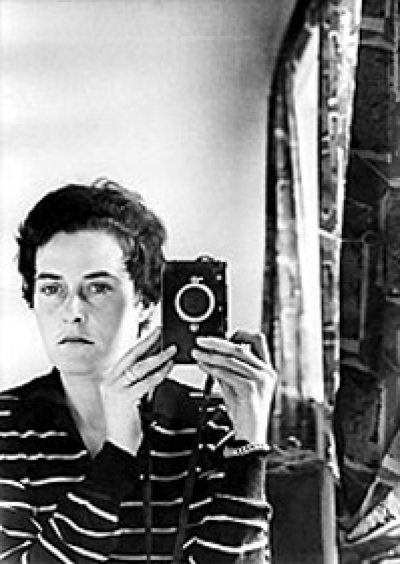 MOST IMPACT WOMAN PHOTOGRAPHERS OVER 100 YEARS MOST IMPACT WOMAN PHOTOGRAPHERS OVER 100 YEARS