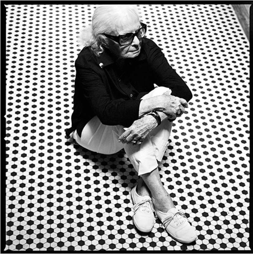 MOST IMPACT WOMAN PHOTOGRAPHERS OVER 100 YEARS MOST IMPACT WOMAN PHOTOGRAPHERS OVER 100 YEARS