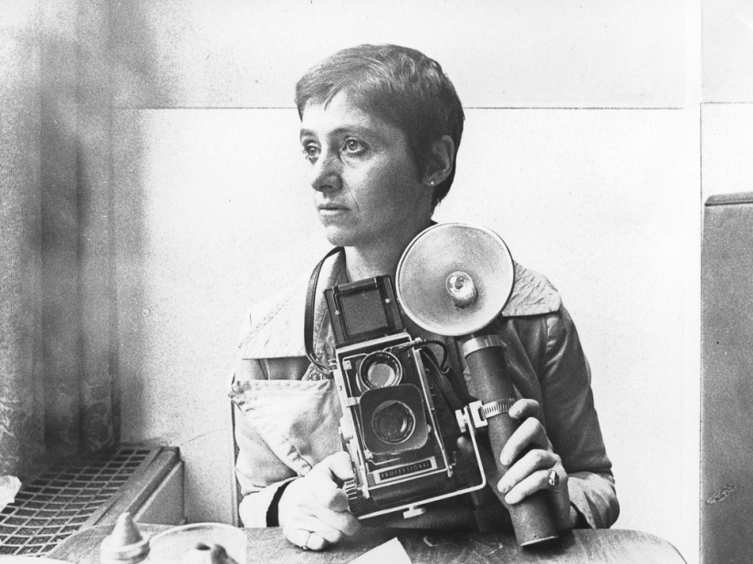 MOST IMPACT WOMAN PHOTOGRAPHERS OVER 100 YEARS MOST IMPACT WOMAN PHOTOGRAPHERS OVER 100 YEARS