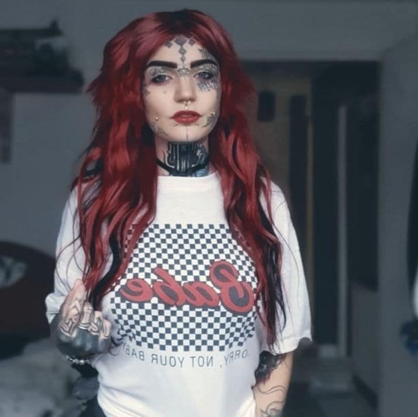 Mother in tattoos faces trolling, but is not going to change her image Mother in tattoos faces trolling, but is not going to change her image