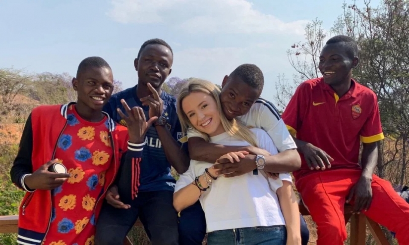 Mother's Heart: how a 26-year-old British woman adopted 14 African orphans