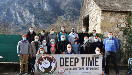 Más allá del tiempo: 15 voluntarios en Francia se va a mantener en completo aislamiento en la cueva durante 40 días Más allá del tiempo: 15 voluntarios en Francia se va a mantener en completo aislamiento en la cueva durante 40 días