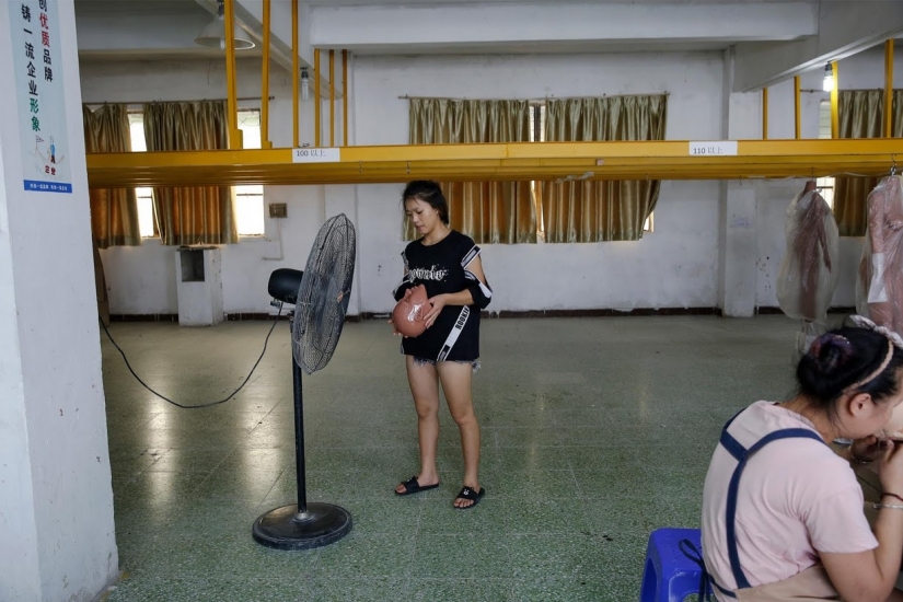 Muñecas inteligentes: los fabricantes de muñecas sexuales de China introducen la inteligencia artificial