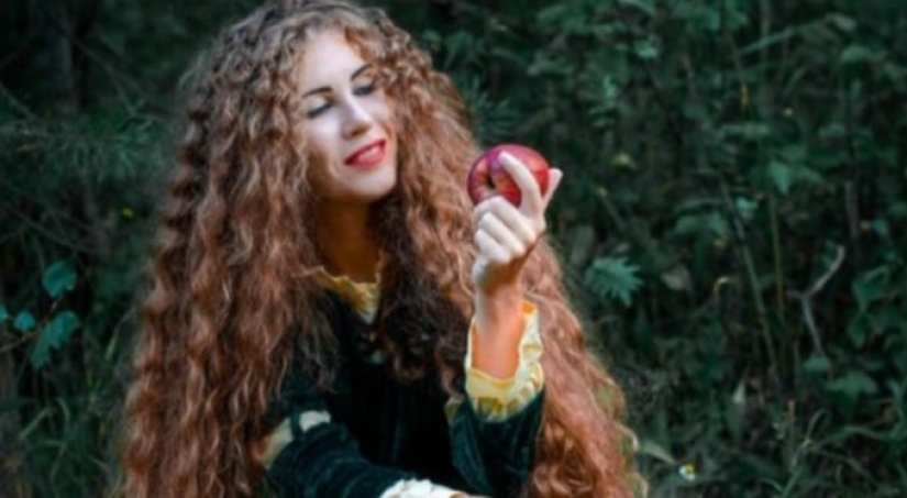My braid is my beauty: a Russian woman with incredibly long hair has become a star of social networks