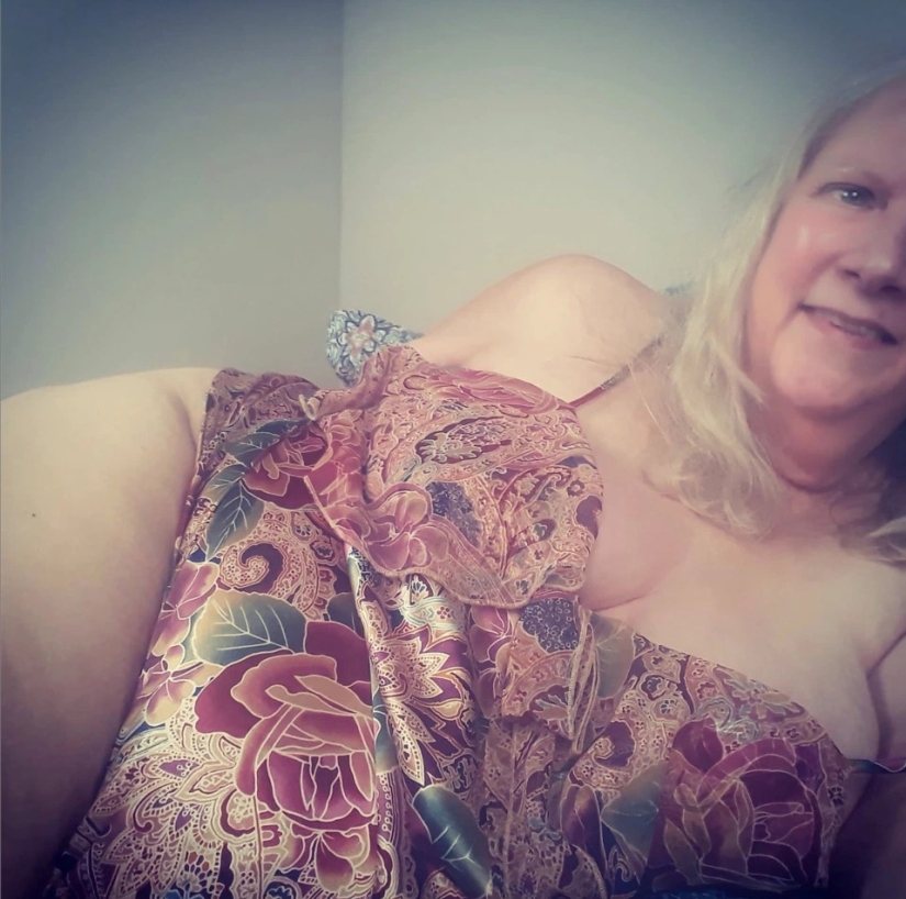 Naughty widow: 64-year-old pensioner started selling her photos on an adult website