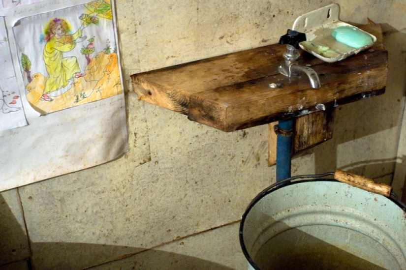 "Near your House": the Russian village in the works of Andrey Kremenchuk