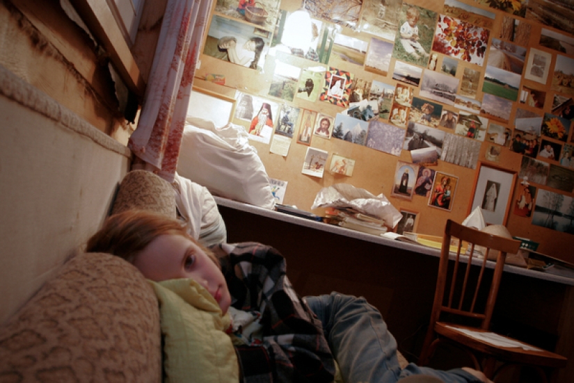 "Near your House": the Russian village in the works of Andrey Kremenchuk