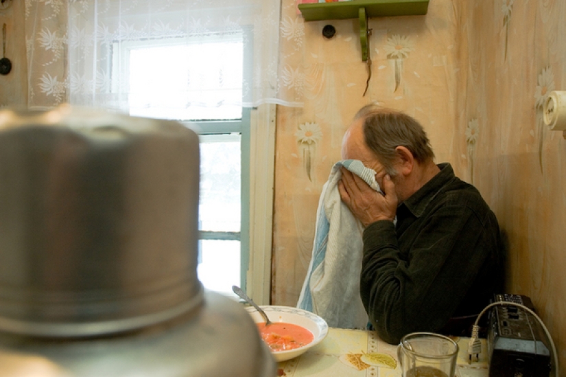 "Near your House": the Russian village in the works of Andrey Kremenchuk