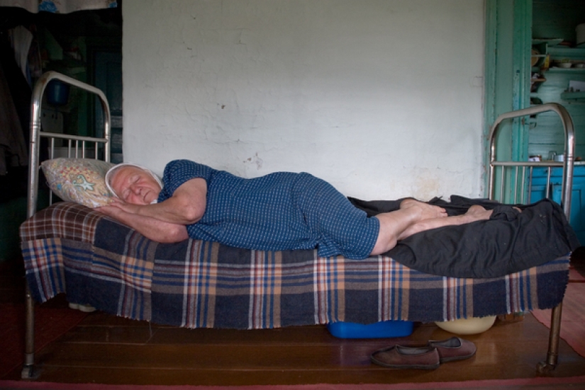 "Near your House": the Russian village in the works of Andrey Kremenchuk